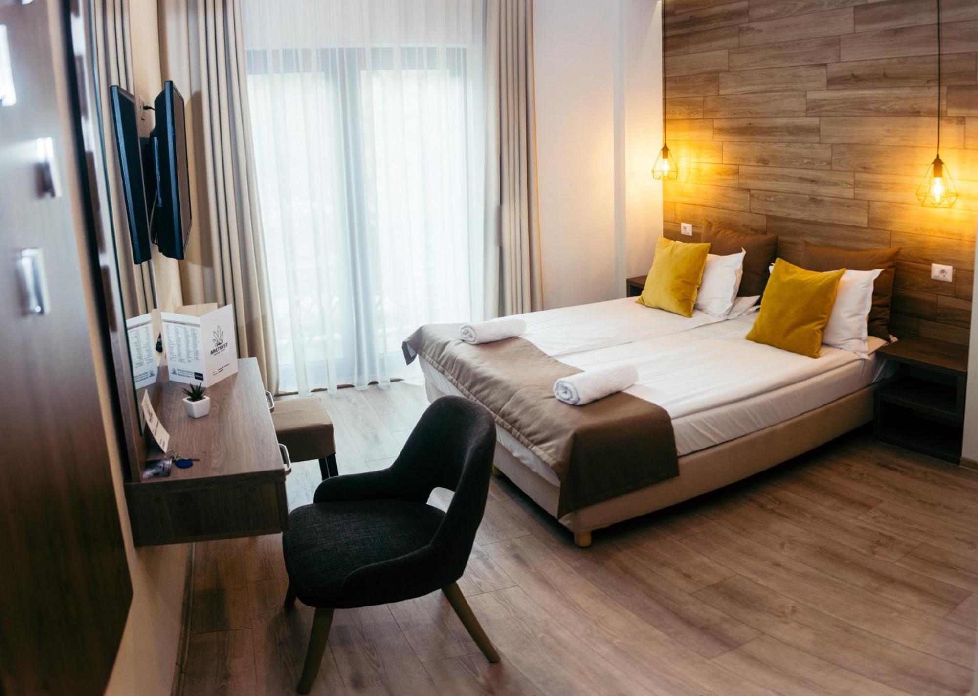 Amethyst Bed & Breakfast Sovata Bagian luar foto